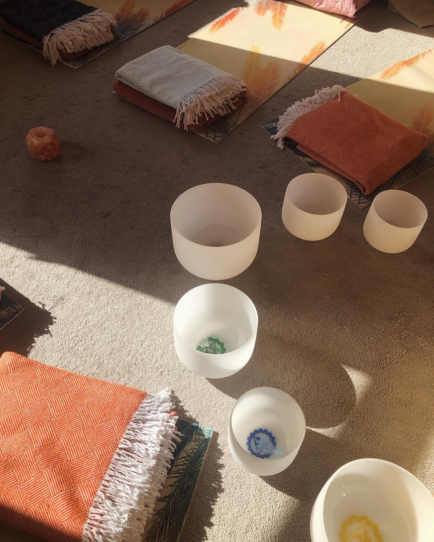 Meditazione con campane di cristallo a Palanga