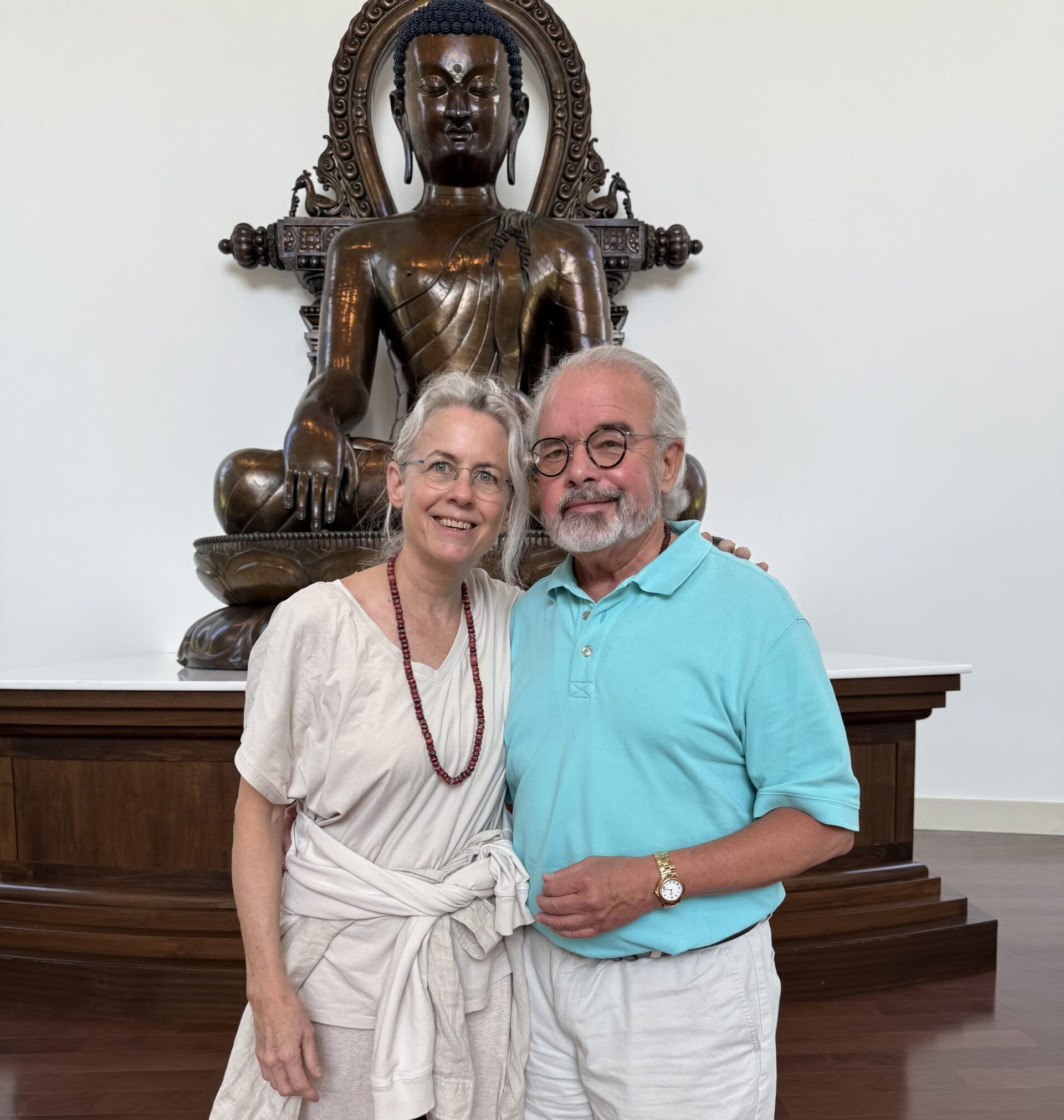 The Light Within: Amore, Pace e Compassione in un Mondo di Cambiamento Costante