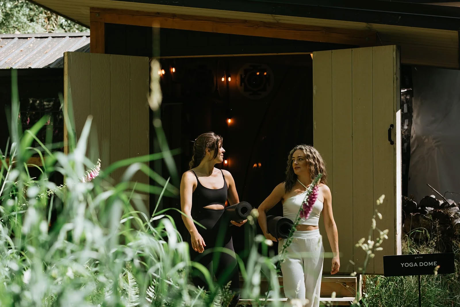Stoke + Soothe, Un rituale di respiro + corpo per la luminosità interiore | Bowen Island Yoga