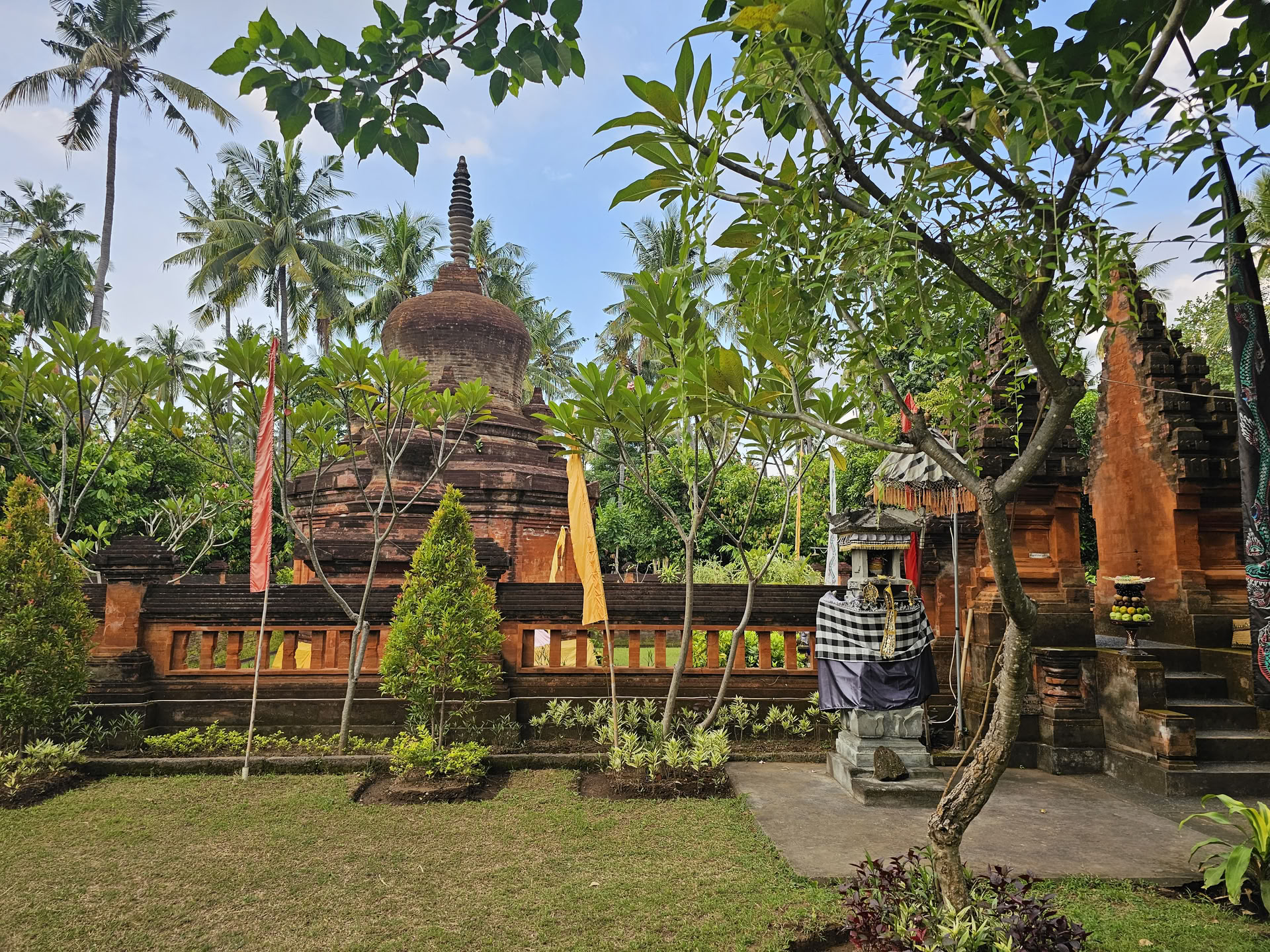 Cerimonia di Luna Piena presso Candi Buddha