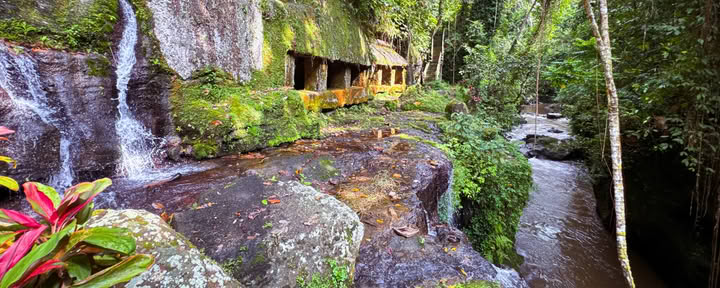 BENEDIZIONE DELL’ACQUA NELLE ROVINE ANCESTRALI