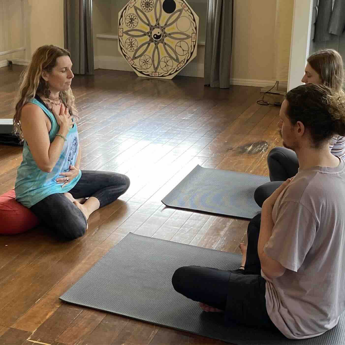 Yoga Course for Beginners: "Coltiva la tua pratica a casa