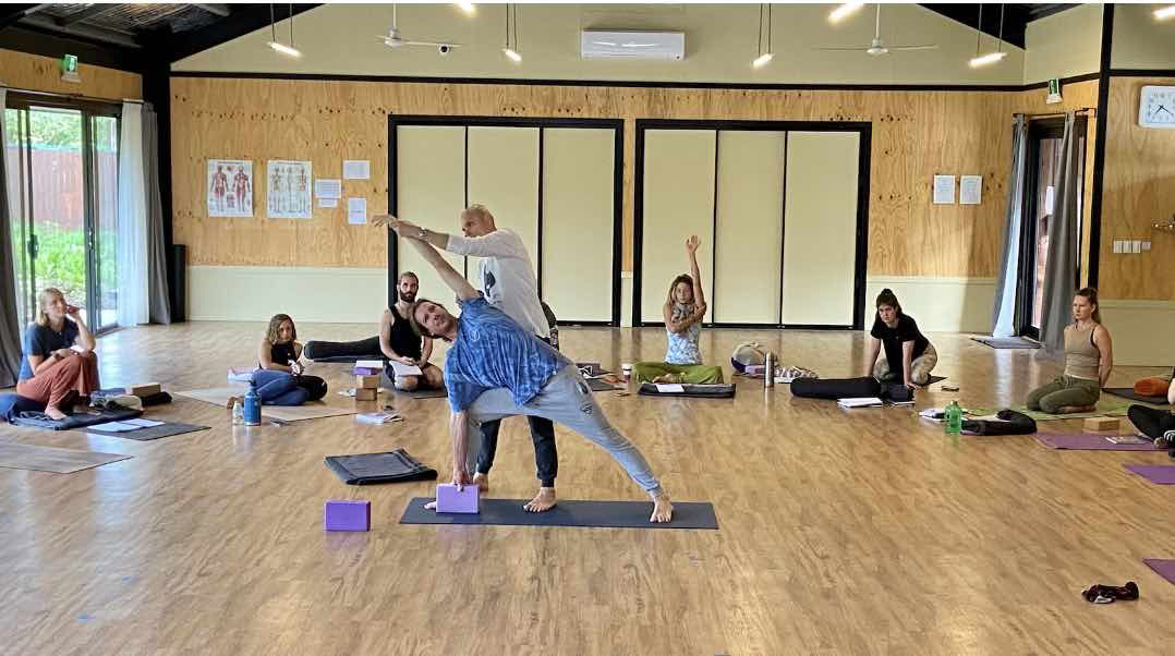 Corso di formazione per insegnanti di yoga Livello 2 (RYT-300) – Parte 1