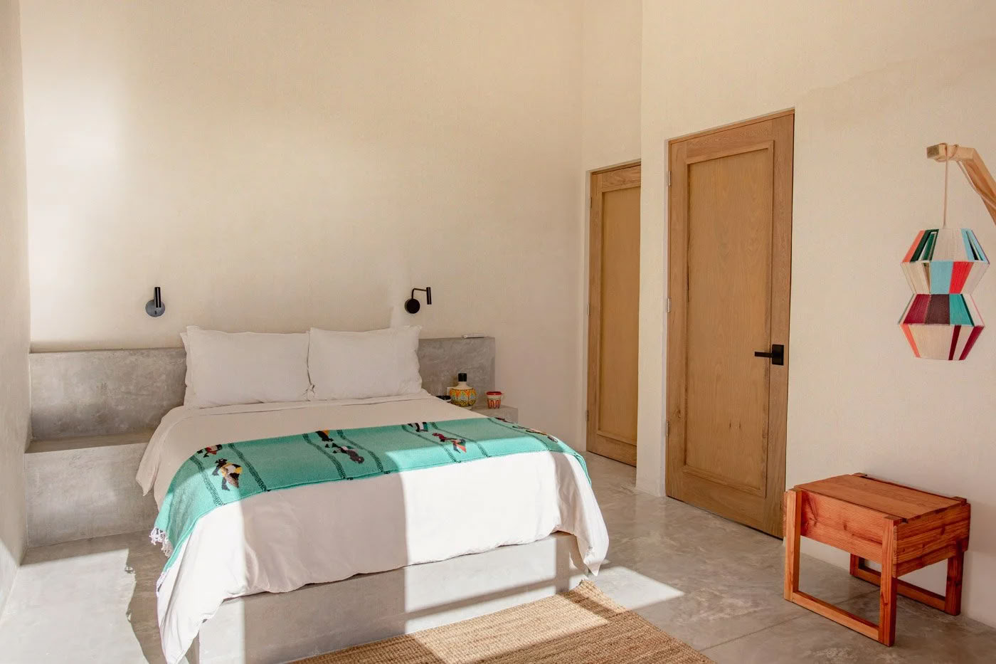 RISE Exclusive Ritiro Yoga per Insegnanti: Formazione Assistita Hands on & Ritiro con Kate Moon