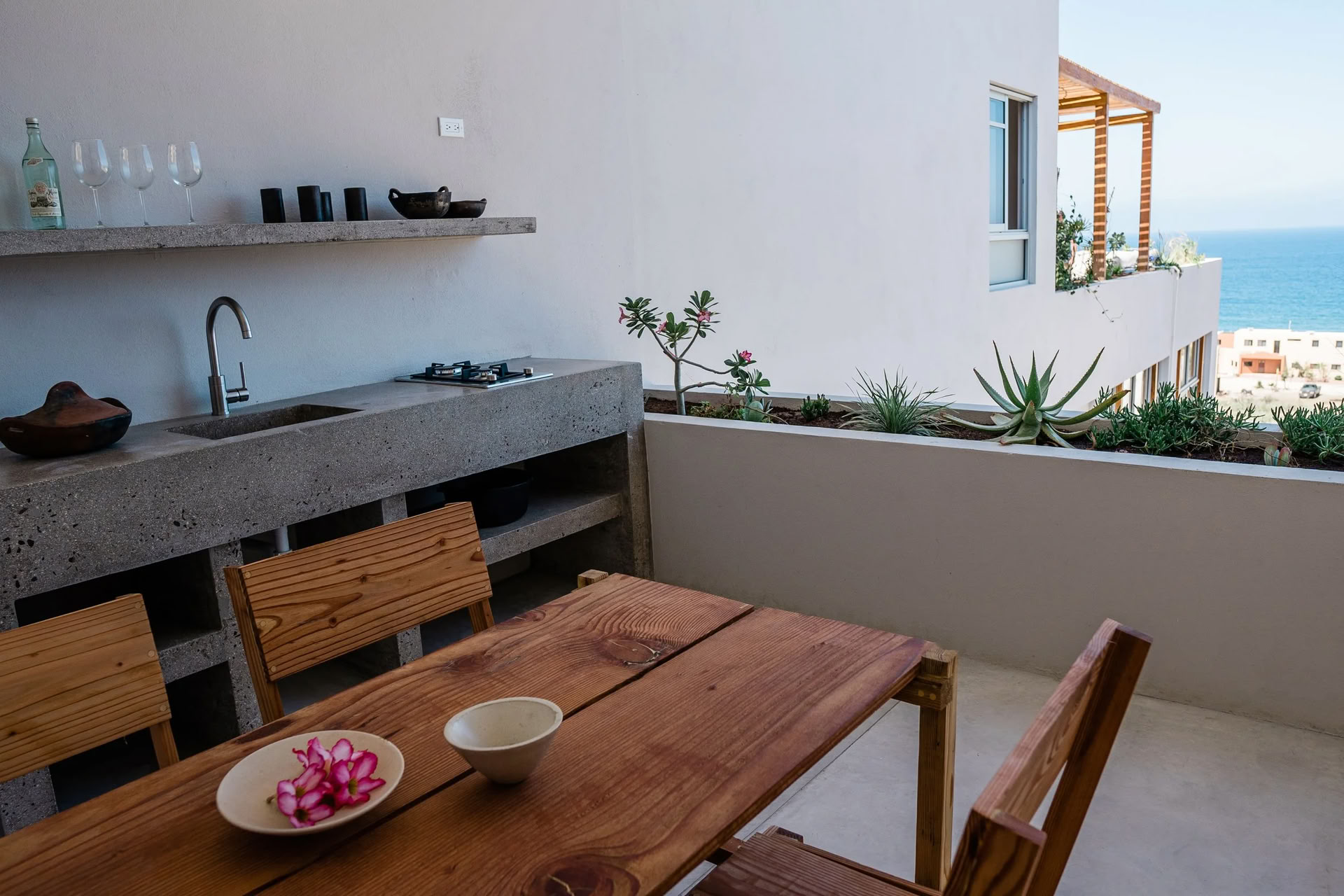 RISE Exclusive Ritiro Yoga per Insegnanti: Formazione Assistita Hands on & Ritiro con Kate Moon
