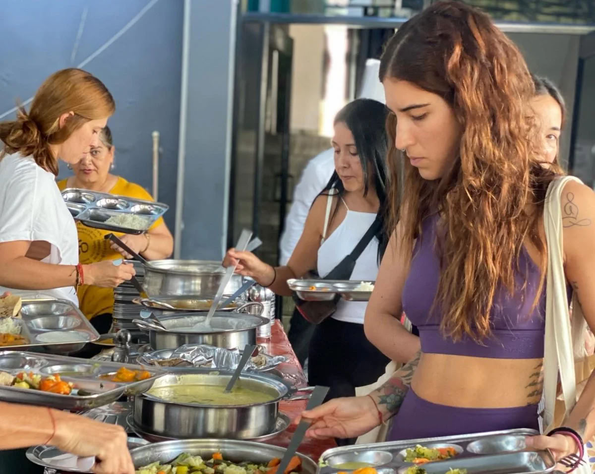 100 Ore di Formazione Insegnanti di Yoga a Rishikesh, India – Maggio 2026
