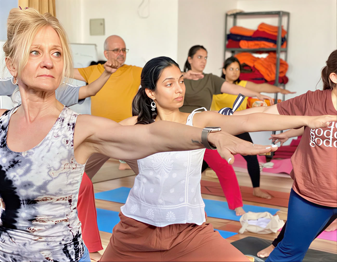 100 Ore di Formazione Insegnanti di Yoga a Rishikesh, India – Maggio 2026