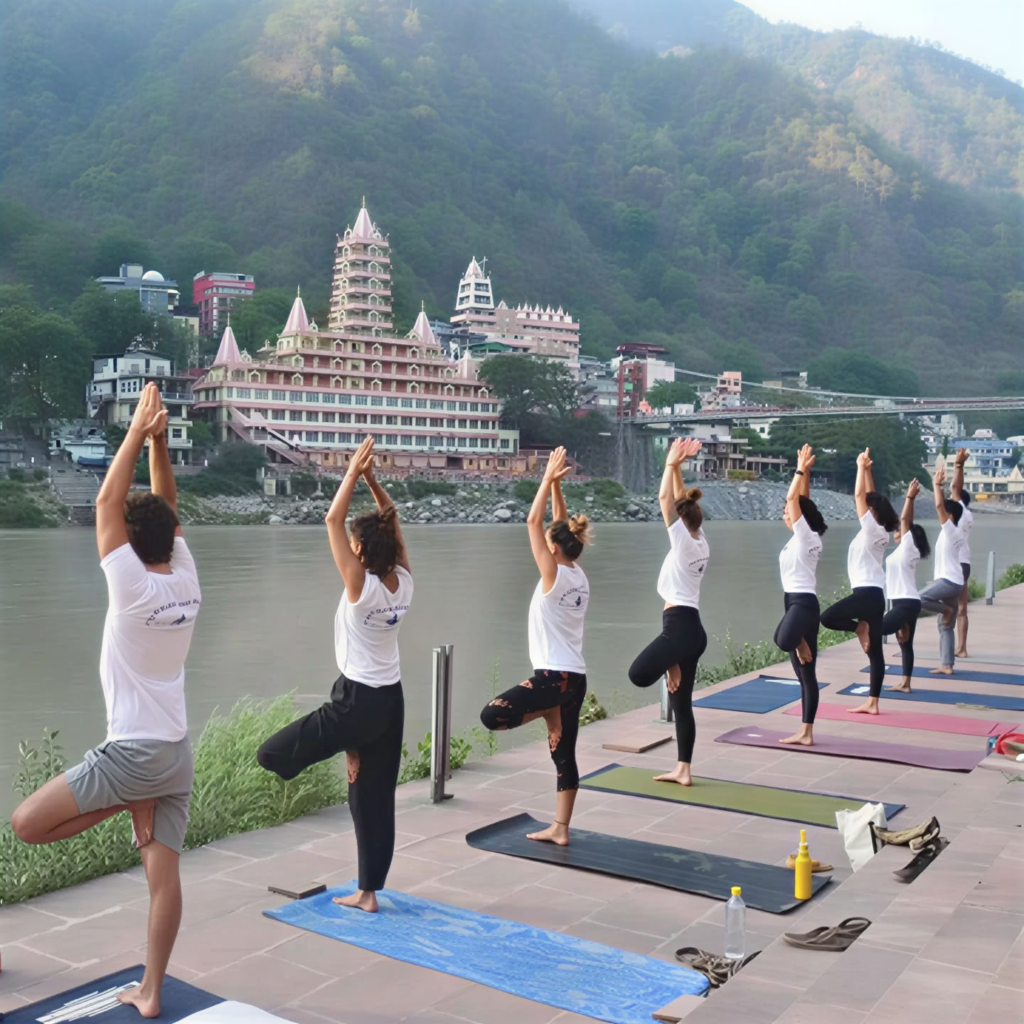 Corso di formazione insegnanti di yoga di 200 ore a Rishikesh – dal 01 giugno al 26 giugno 2026