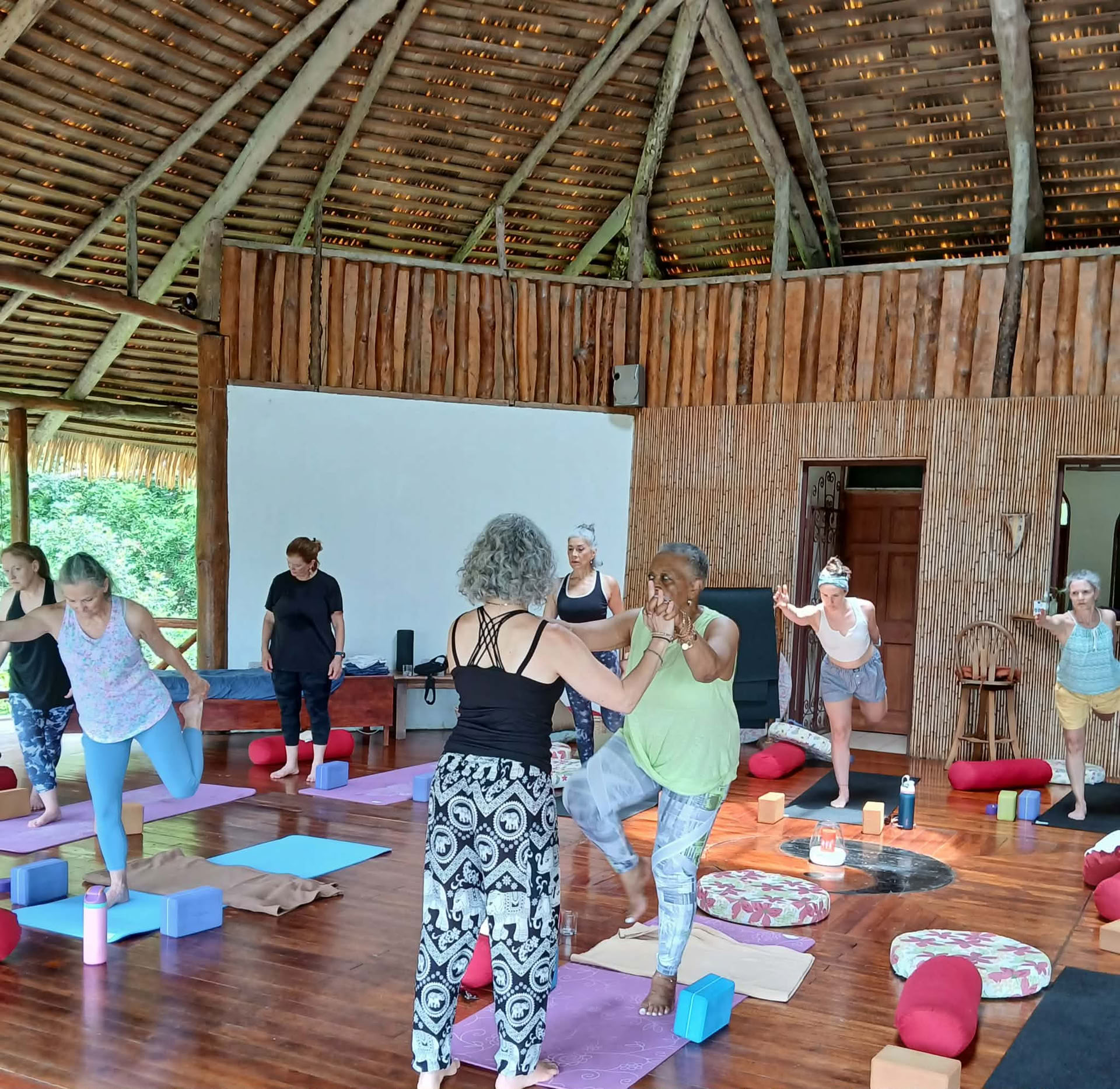 Pura Vida Pause: Yoga, Avventura e Re-set