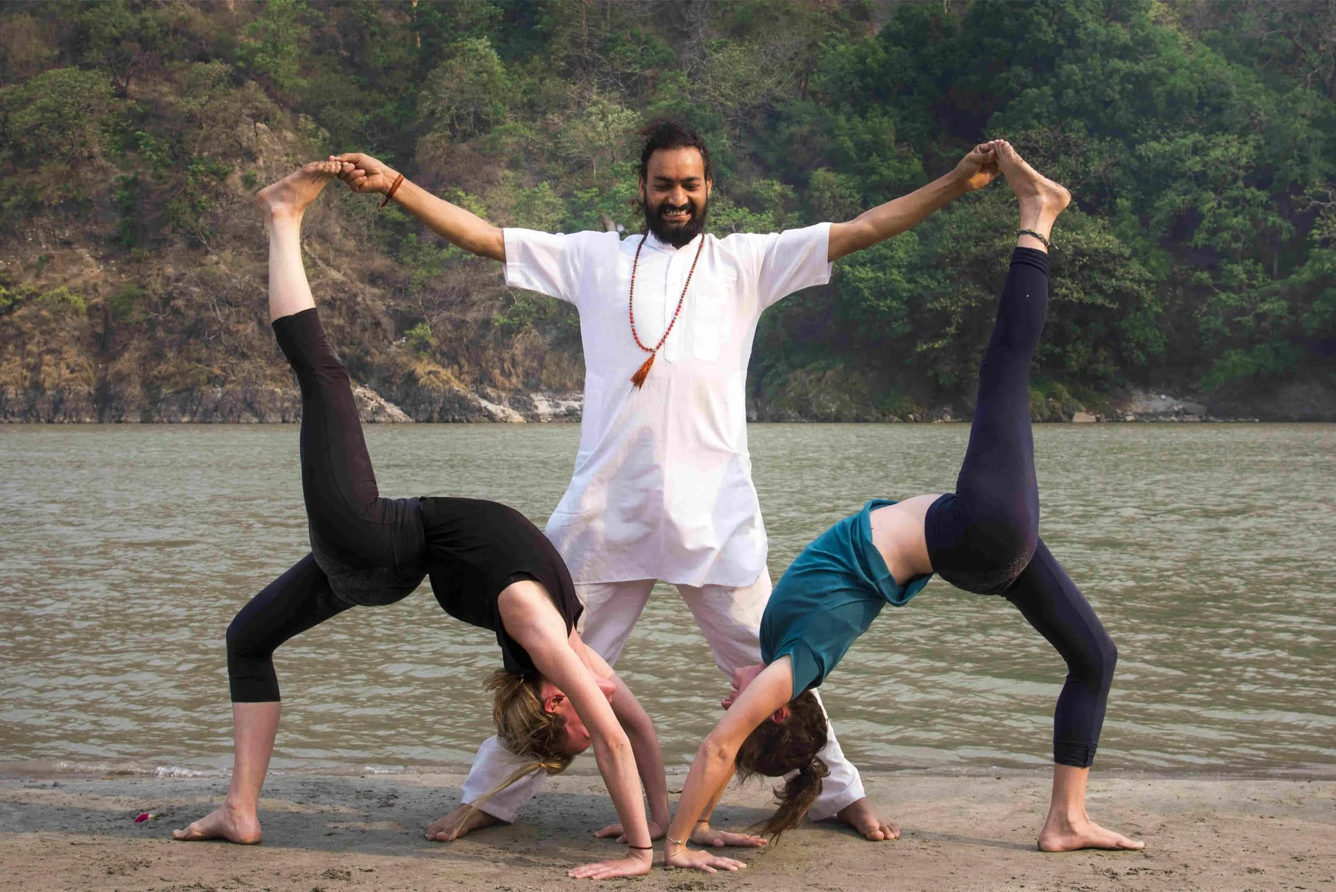 Corso di formazione insegnanti di yoga di 200 ore a Rishikesh – dal 02 agosto al 27 agosto 2026