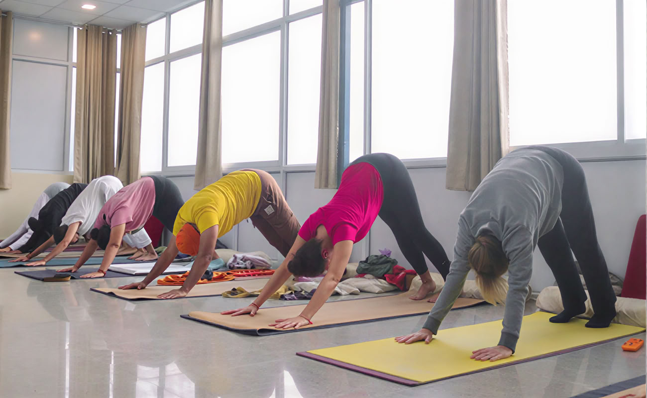 200 Ore di Formazione Insegnanti di Yoga Ayurveda a Rishikesh, India