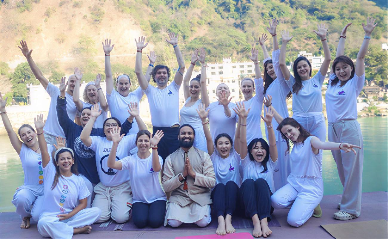 200 Ore di Formazione Insegnanti di Yoga Ayurveda a Rishikesh, India