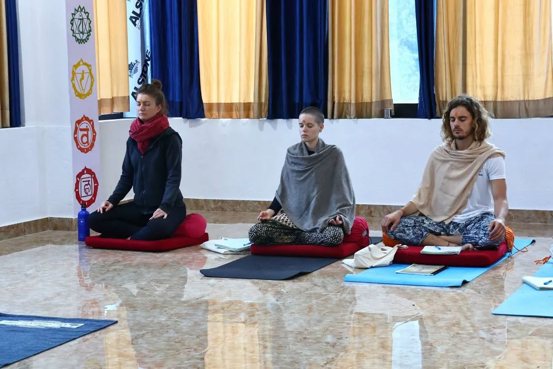 200 Ore di Formazione Insegnanti di Yoga Ayurveda a Rishikesh, India