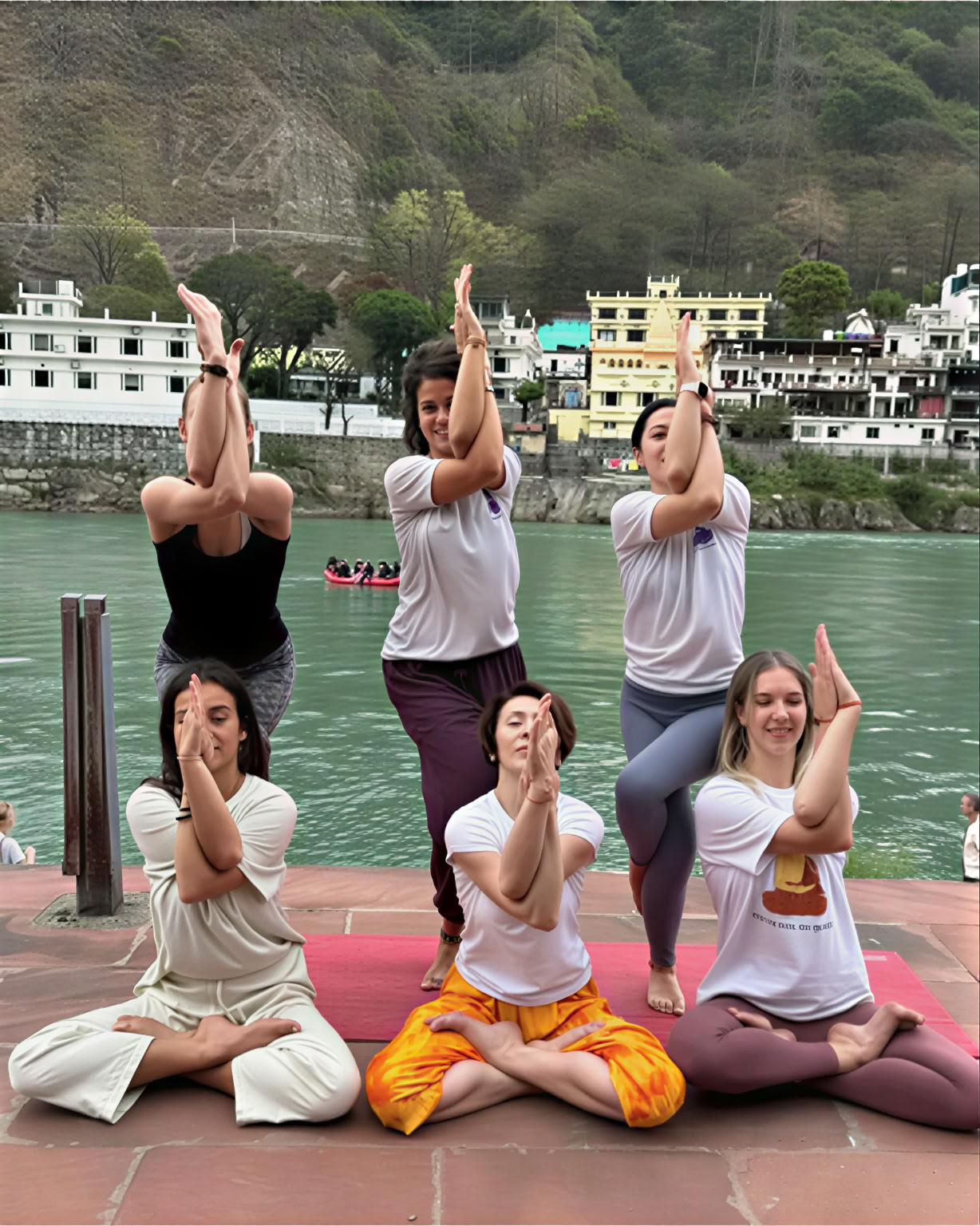 100 Ore di Formazione Insegnanti di Yoga a Rishikesh | Yoga per Principianti