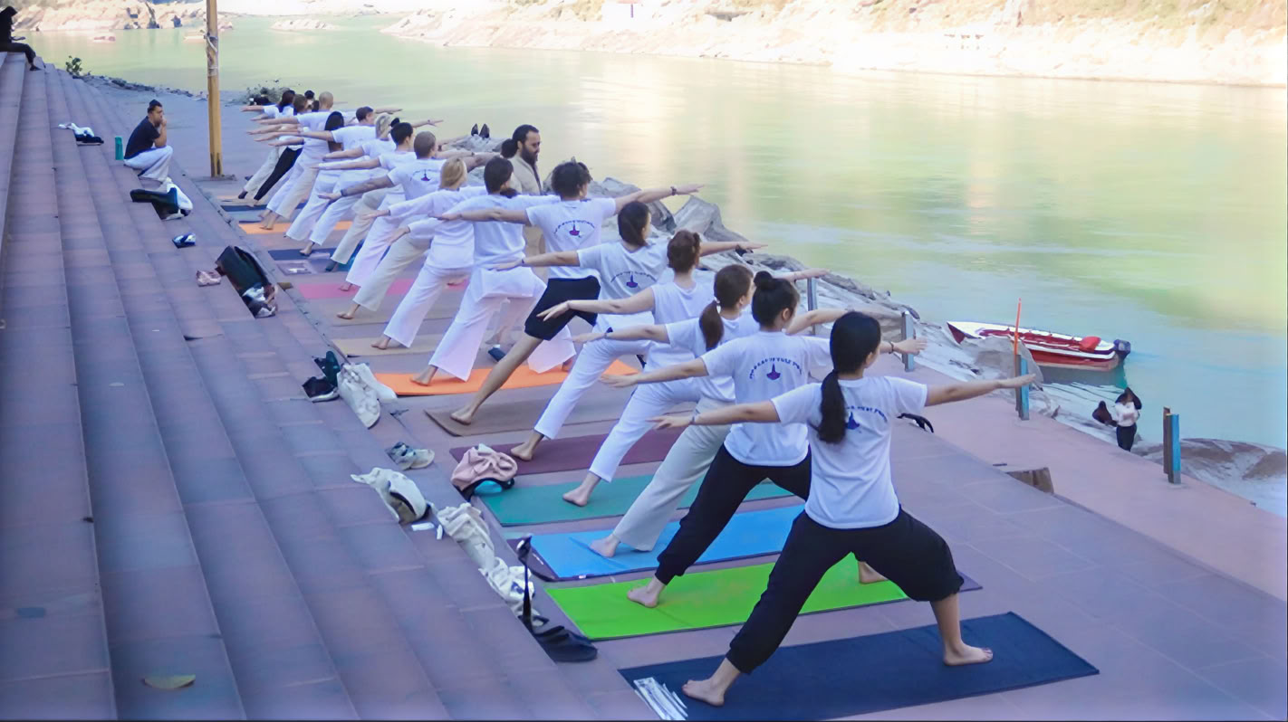 100 Ore di Formazione Insegnanti di Yoga a Rishikesh, India