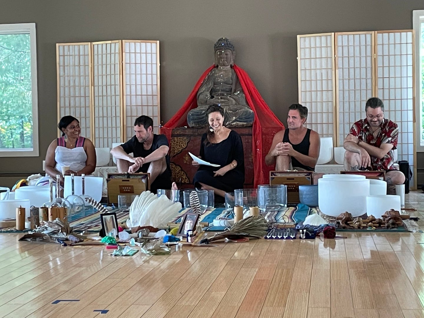 SUNDAY SOUND JOURNEY con Emma Leigh
