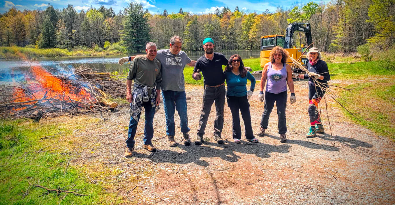 Trail Crew Getaway: Un Ritiro di Karma Yoga