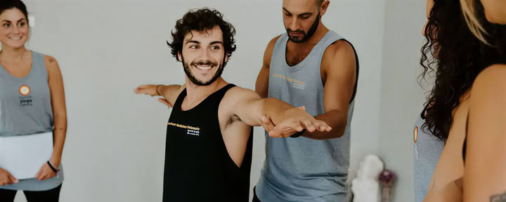Formazione Insegnanti Yoga di 200 ore Livello 1 – Bali Formazione Insegnanti di 100 ore di Hatha Flow e Yoga Nidra