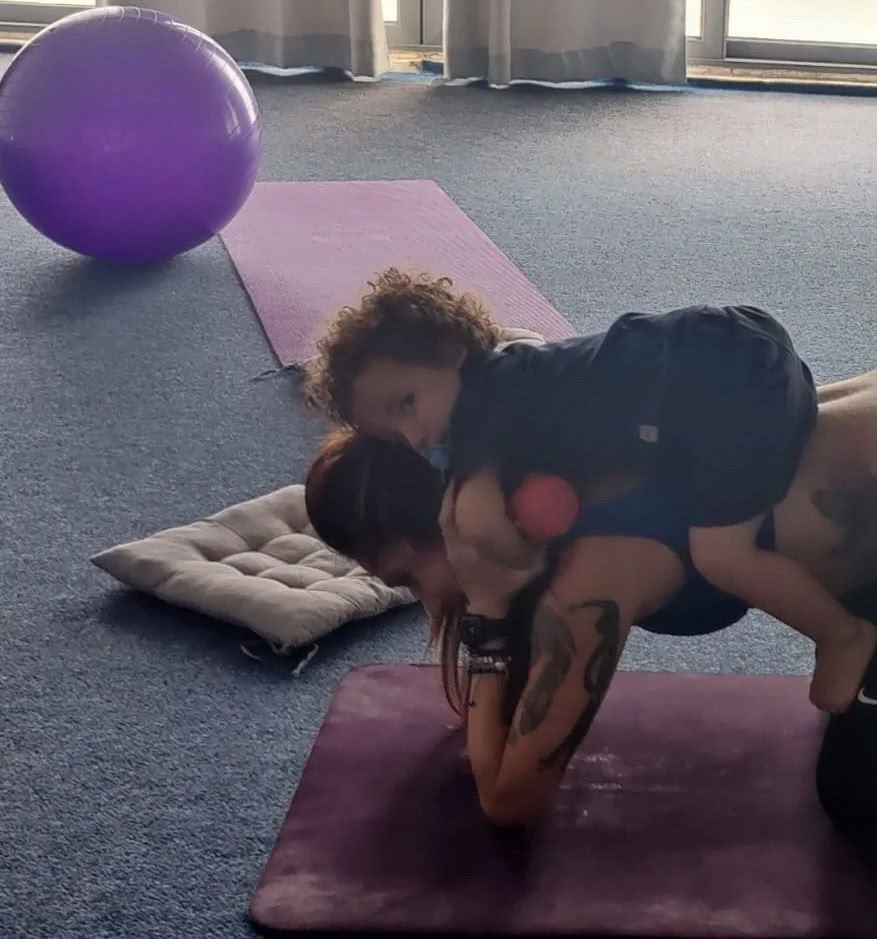 Yoga per genitori e bambini piccoli (1-3 anni) Livello 1