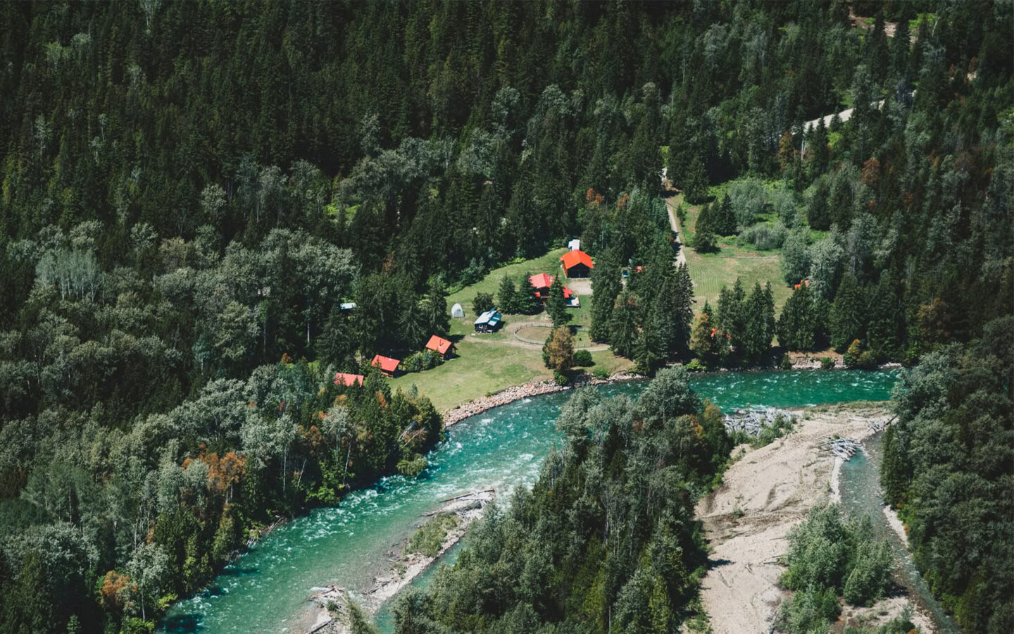 Spring Awakenings Yoga Ritiro at Wild Bear Lodge