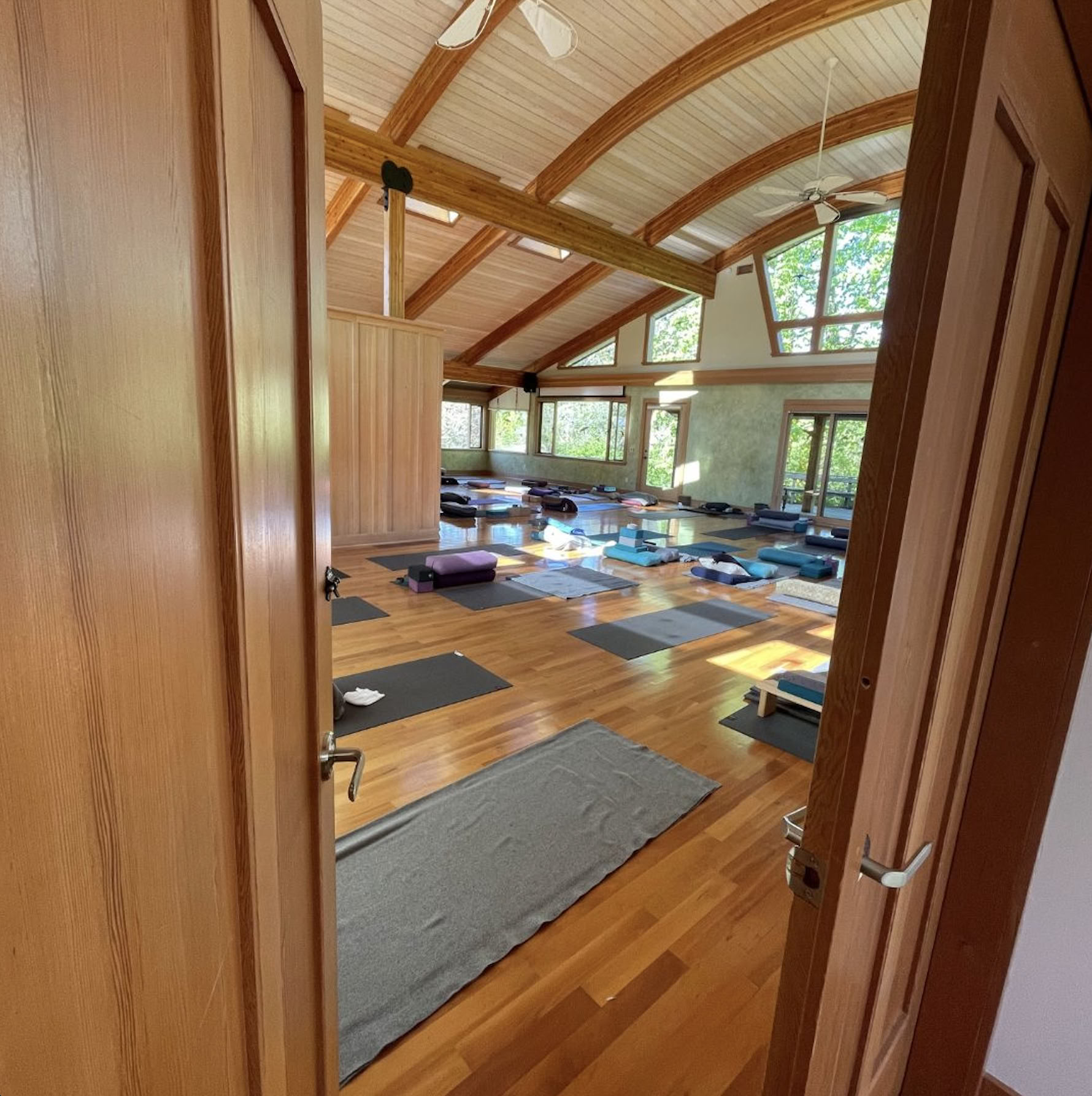 Empty Mind, Open Heart - Ritiro di yoga e meditazione consapevole — Stowel Lake Farm
