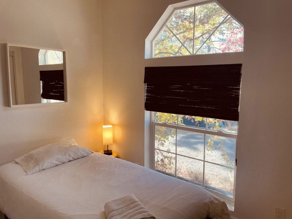 Slow Down, Open, Belong: Ritiro di meditazione Insight e Lovingkindness