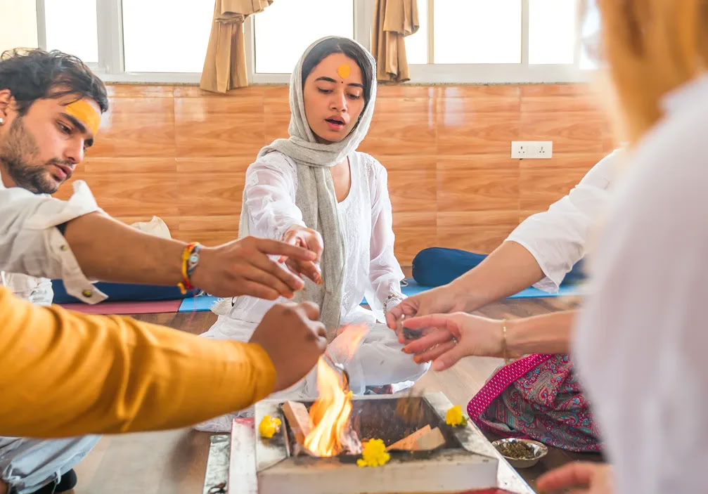Programma di formazione insegnanti di yoga di 100 ore