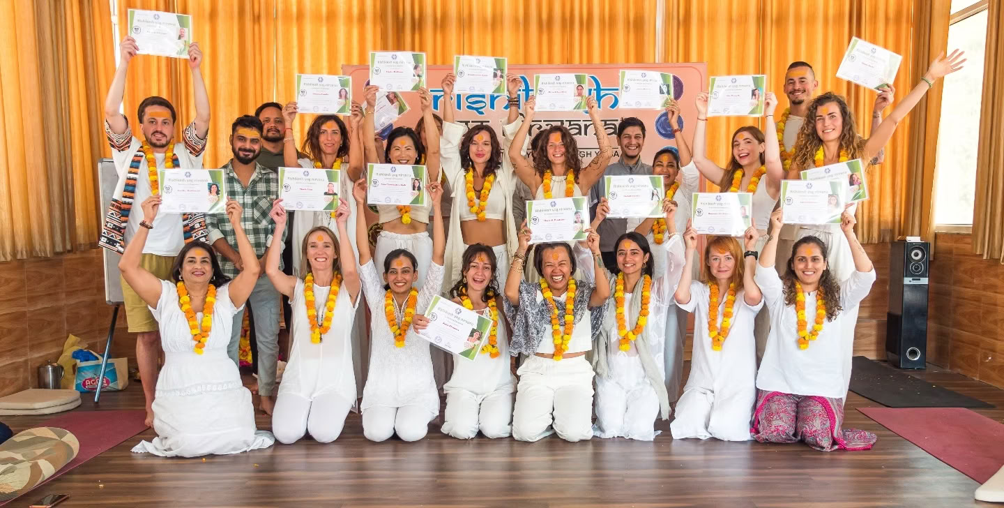 Programma di formazione insegnanti di yoga di 100 ore