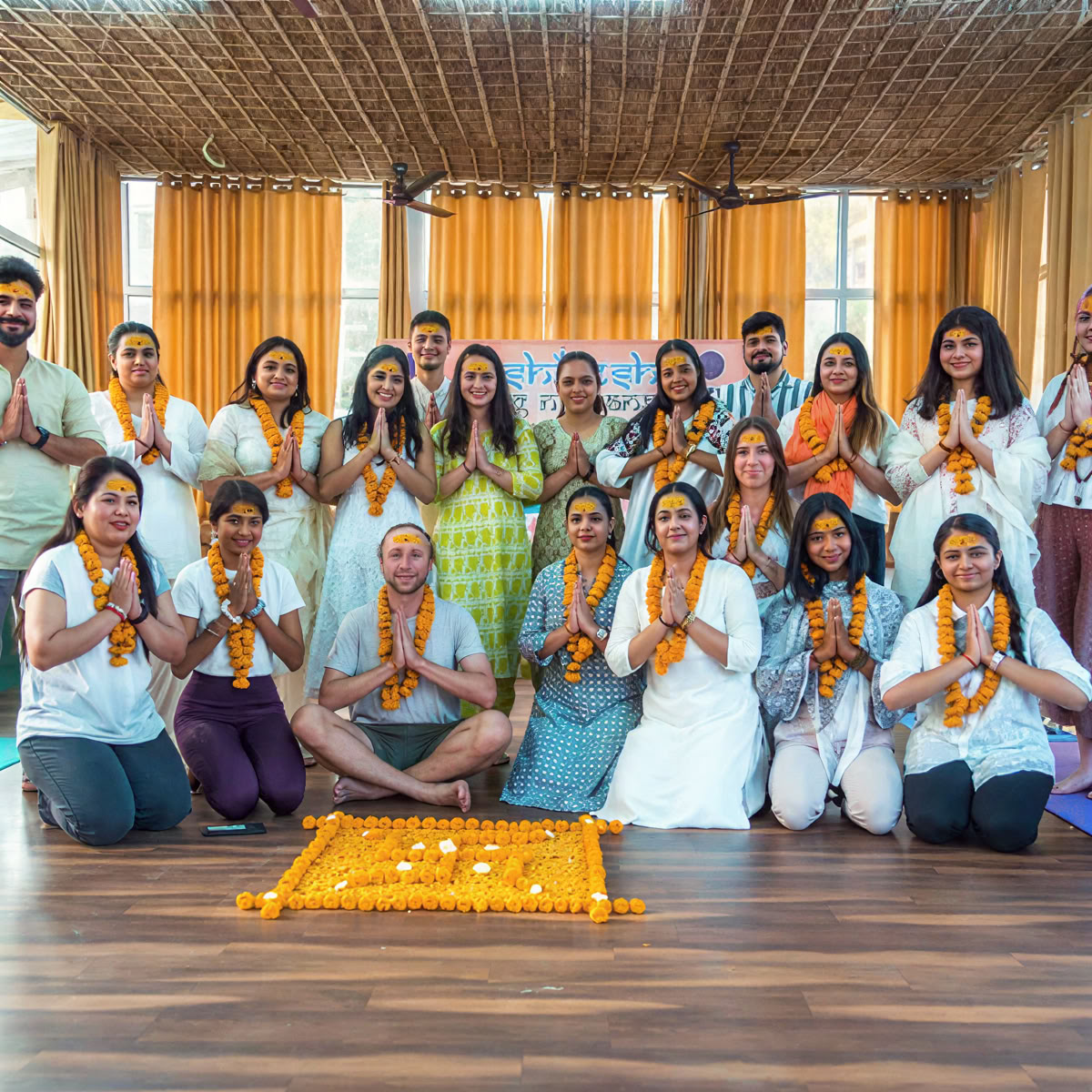 Programma di formazione insegnanti di yoga di 100 ore