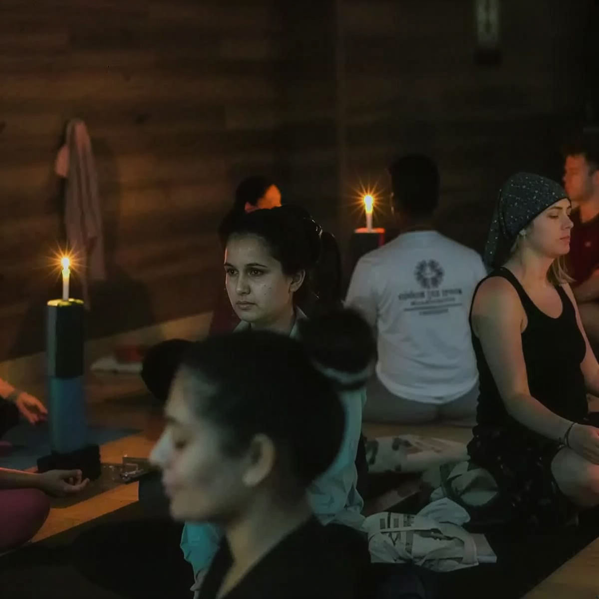 Programma di formazione insegnanti di yoga di 100 ore