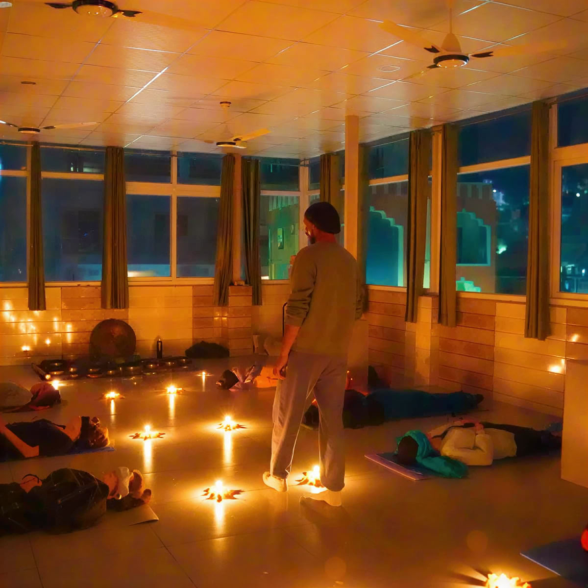 Programma di formazione per insegnanti di yoga di 200 ore