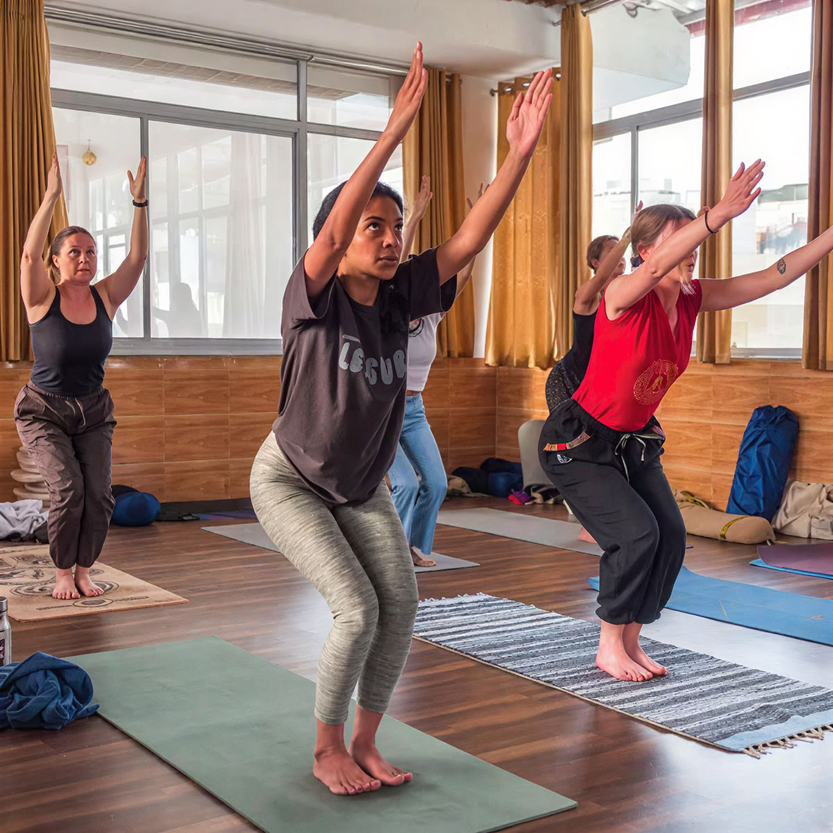 Programma di formazione per insegnanti di yoga di 300 ore