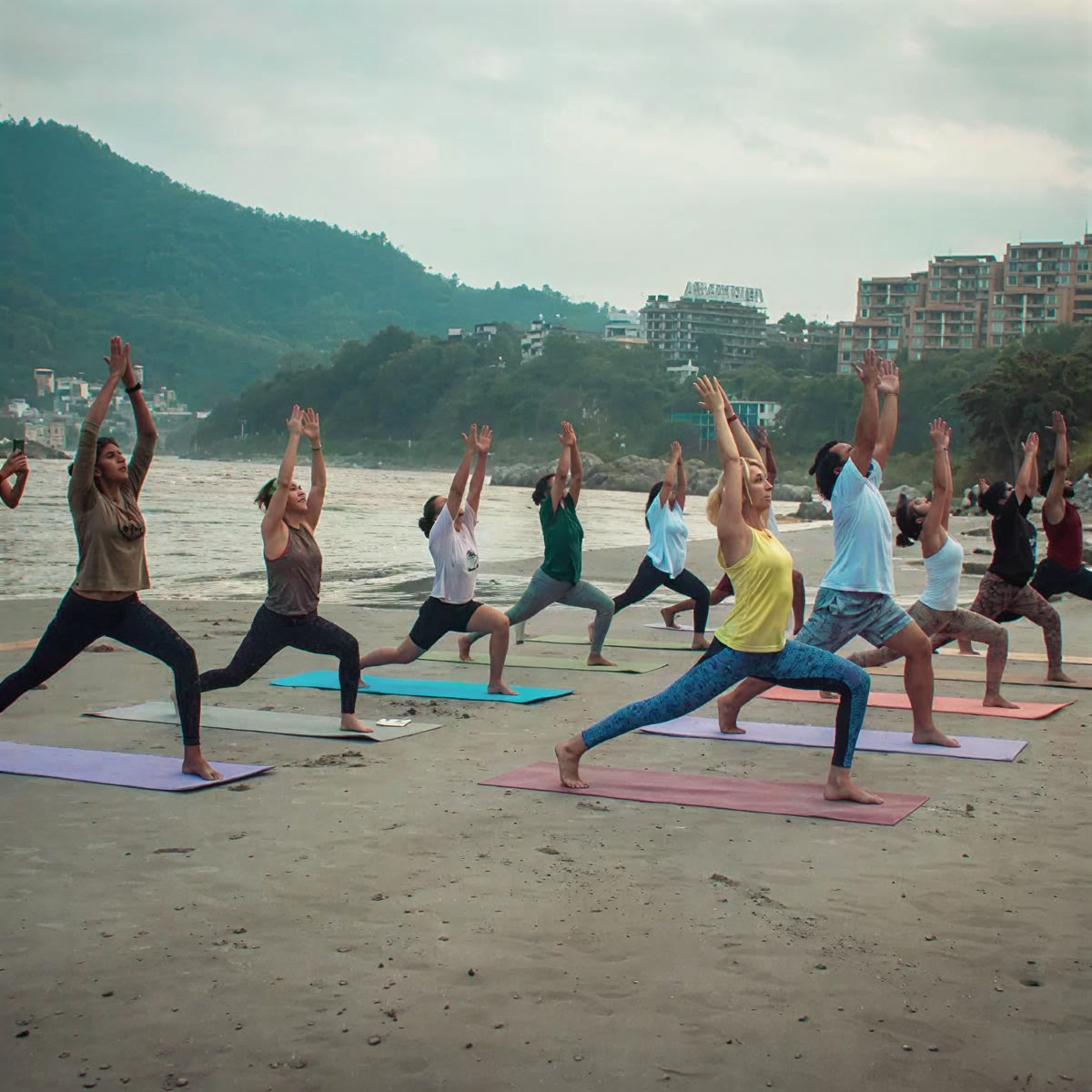 300 Ore Formazione Insegnanti di Yoga Rishikesh – 01 Maggio – 27 Maggio 2026