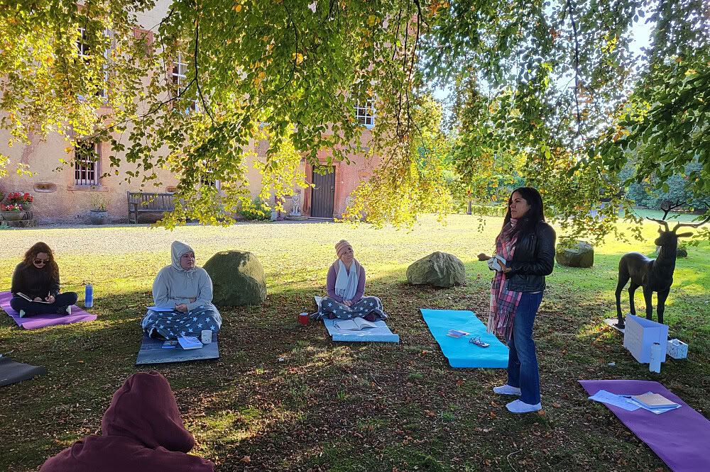 Ritiro di scrittura creativa e yoga per sole donne in castello scozzese