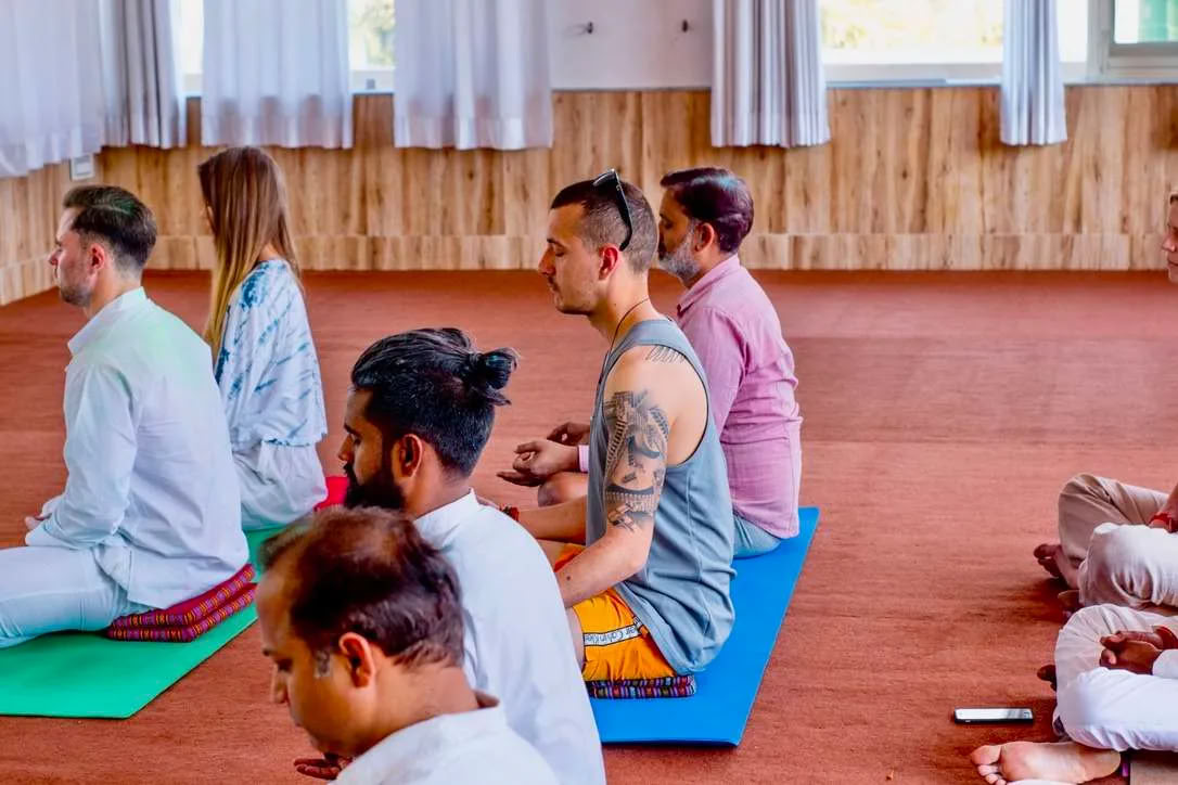 Corso di formazione insegnanti di Bhakti Yoga di 300 ore a Rishikesh, India