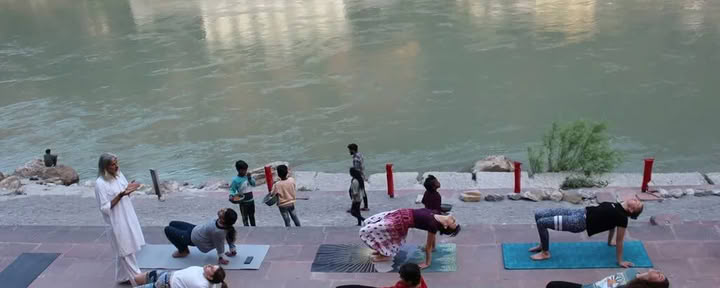 Women Yoga Ritiro