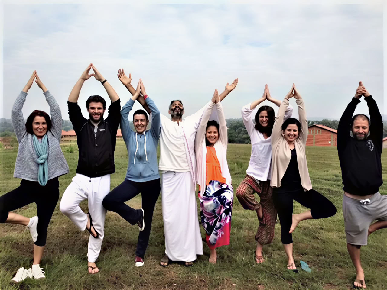 100 Ore di Formazione di Yoga per Bambini Ritiro a Rishikesh – 10 Giorni