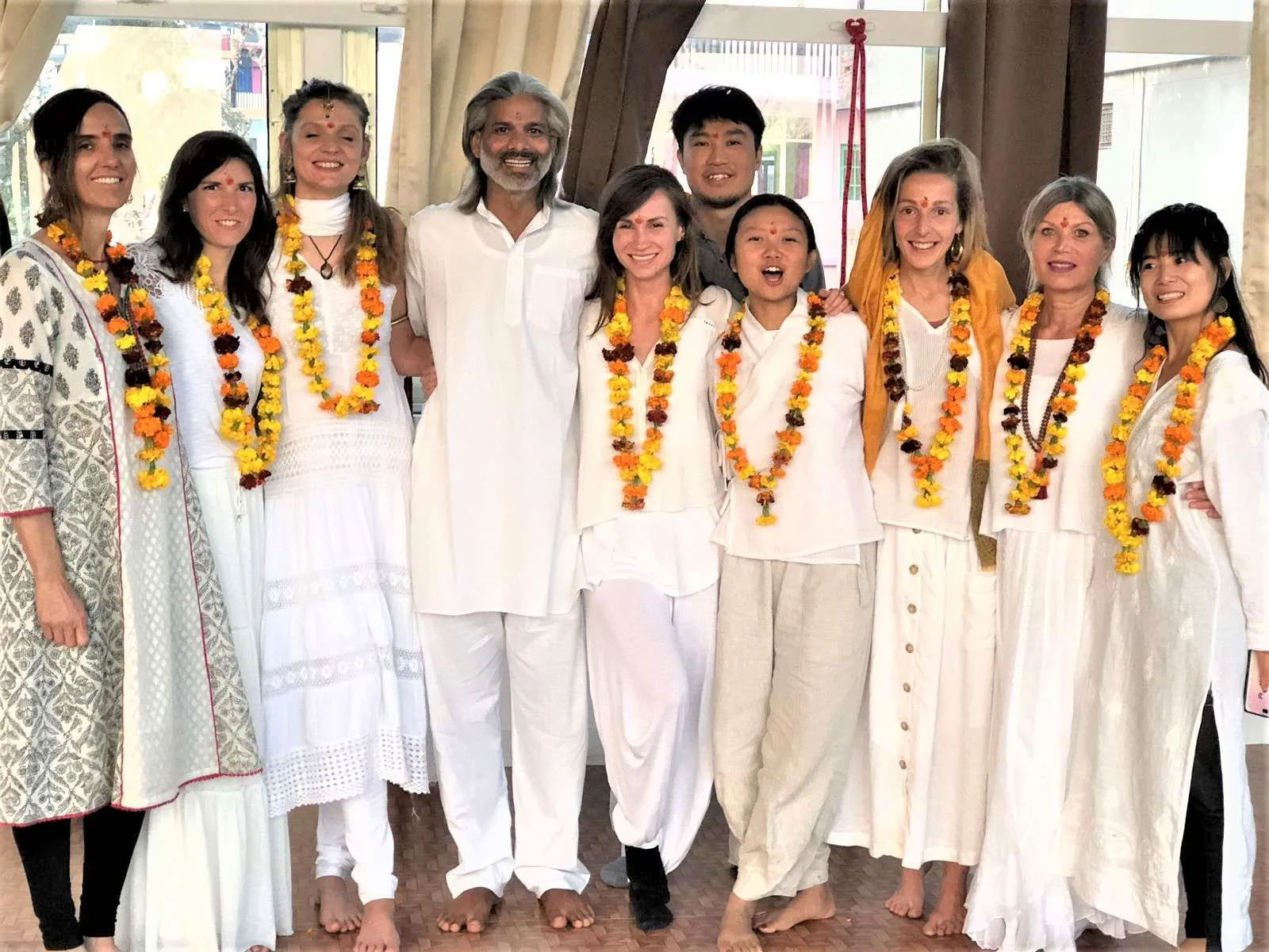 100 Ore di Formazione di Yoga per Bambini Ritiro a Rishikesh – 10 Giorni