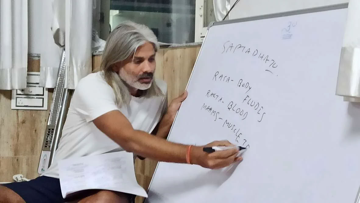 Tantra e Yoga all'Estero