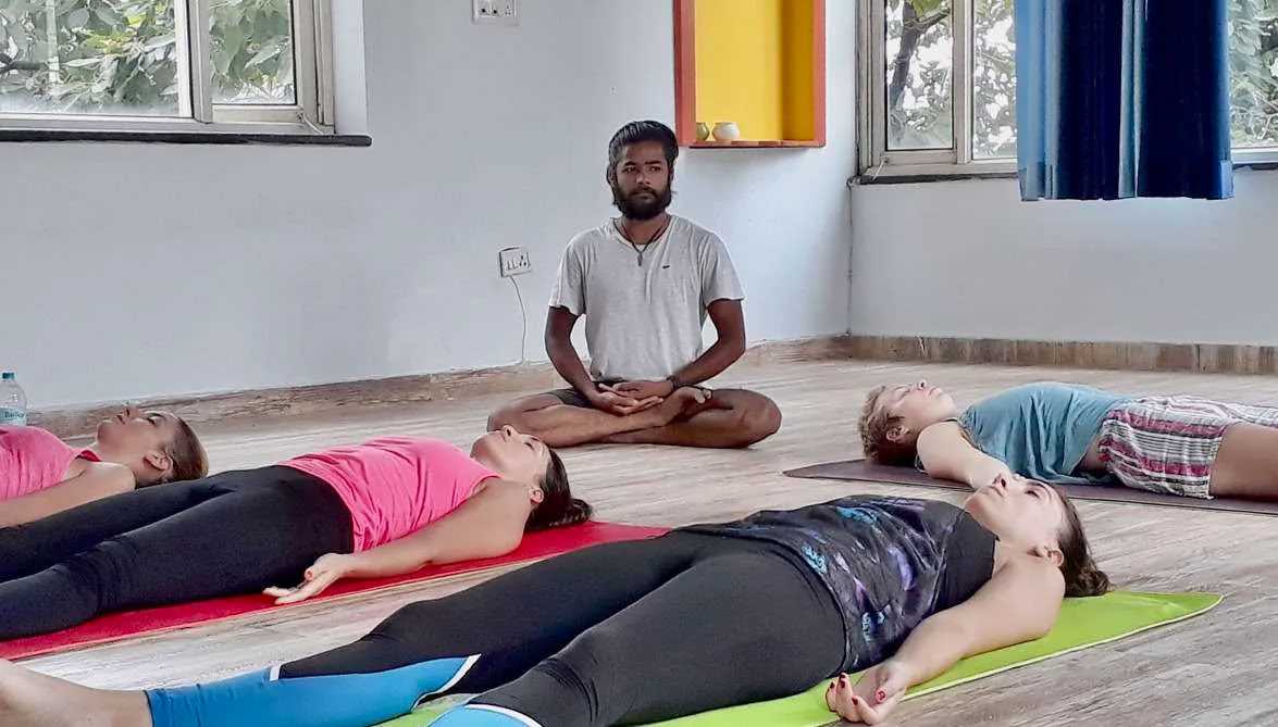 Yoga Therapy Training Ritiro a Rishikesh India