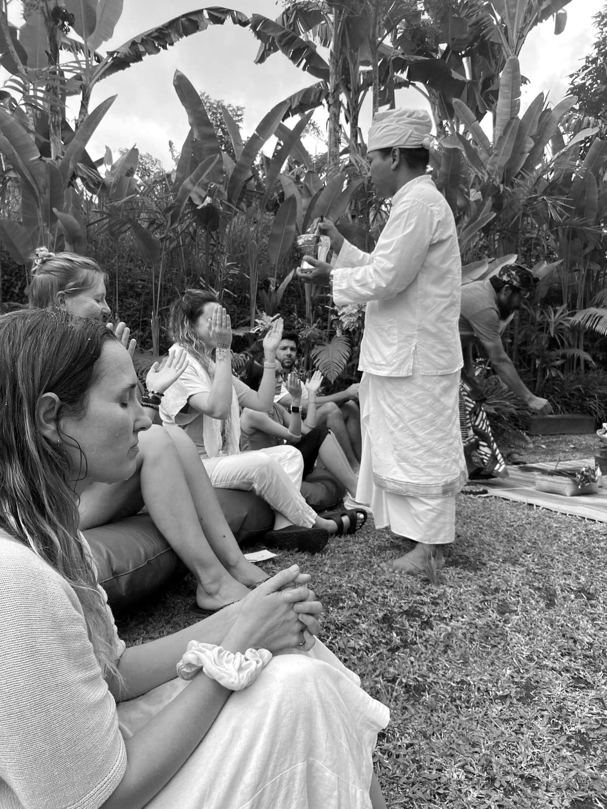 100 ore Yoga della Morte: Incontrare le Fini come Maestre di Rinnovamento