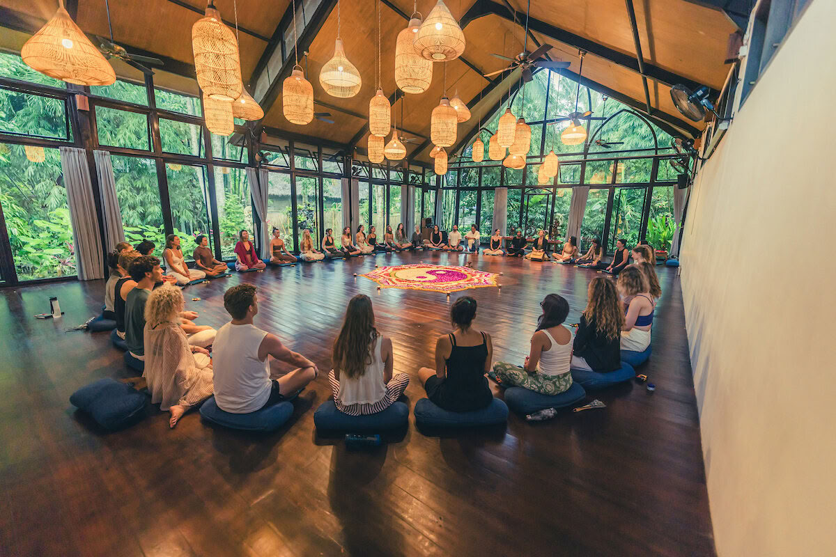Fondamenti di Somatic Yin Yoga 100 Hr YTT