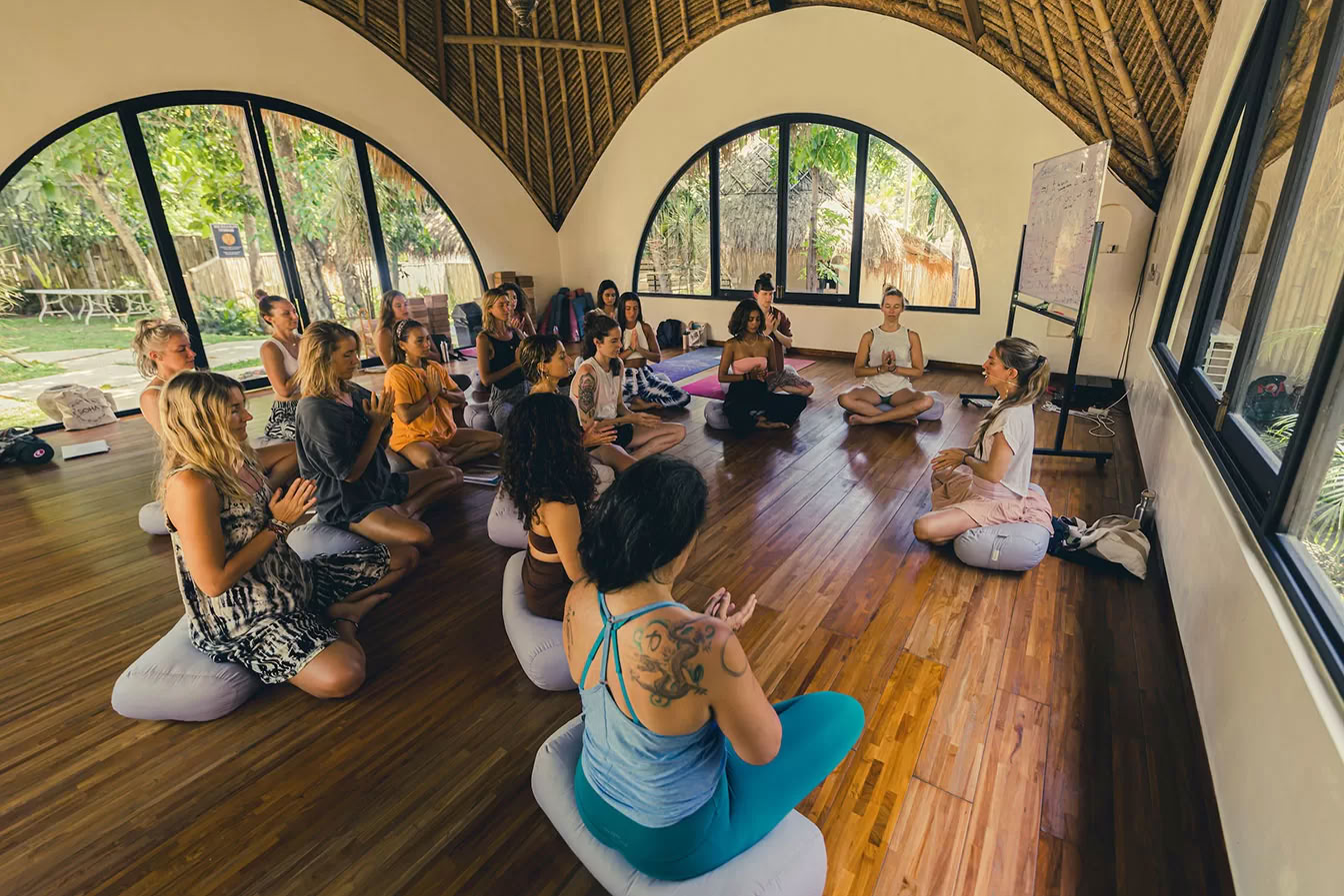 50HR Formazione Insegnanti di Yoga