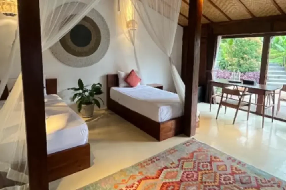 Lucidflow 100h of 300h ytt - Formazione Insegnanti di Yoga a Bali