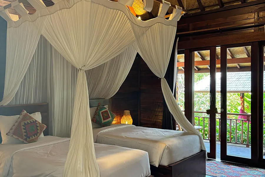 Lucidflow 100h of 300h ytt - Formazione Insegnanti di Yoga a Bali