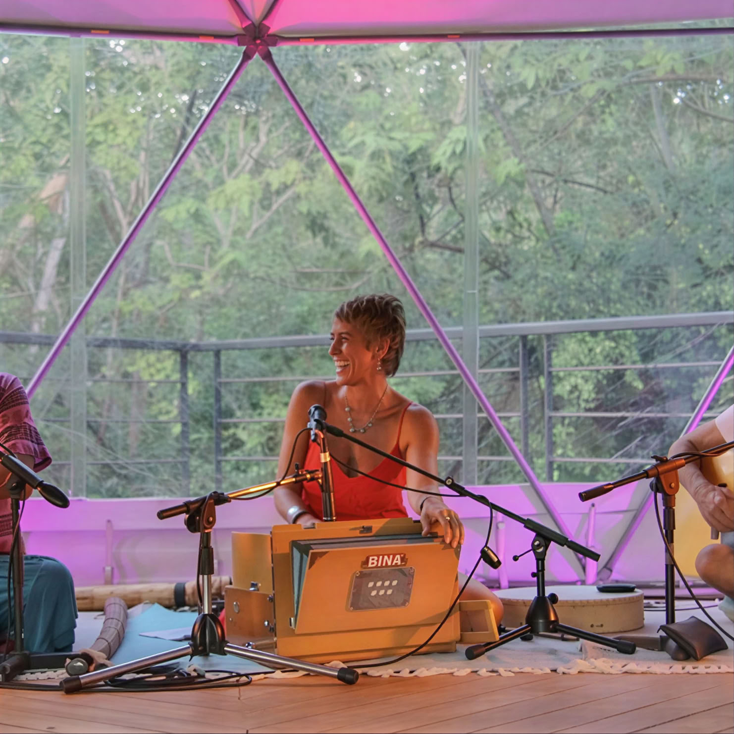 Concerto di Kirtan nella Cupola Geodetica