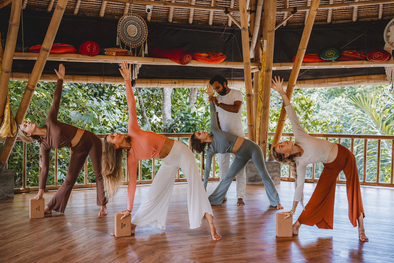 200 ore di formazione insegnanti di yoga a Bali, Amertham