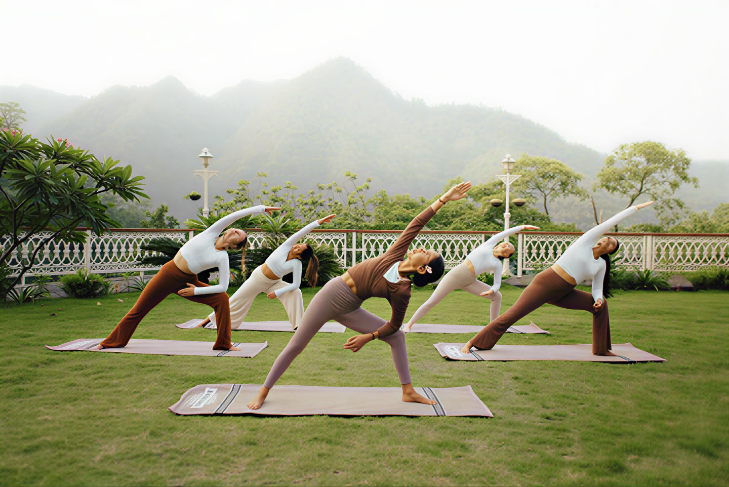 300 ORE A RISHIKESH FORMAZIONE INSEGNANTI DI YOGA – 5 OTT. – 3 NOV. 2026