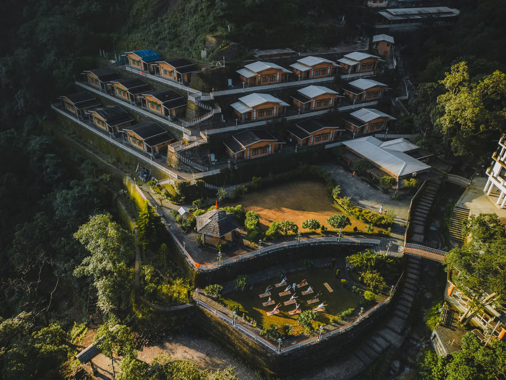 300 ore a Rishikesh Corso di formazione per insegnanti di yoga – 20 gen. – 18 feb. 2027