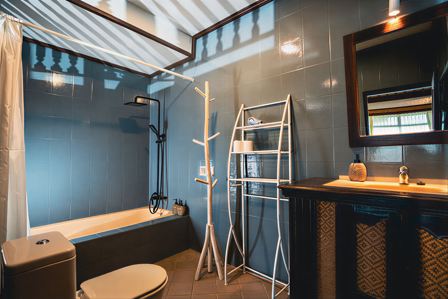 Formazione Ibrida per Insegnanti di Yoga di 200 Ore/300 Ore – 26 Set - 5 Ott